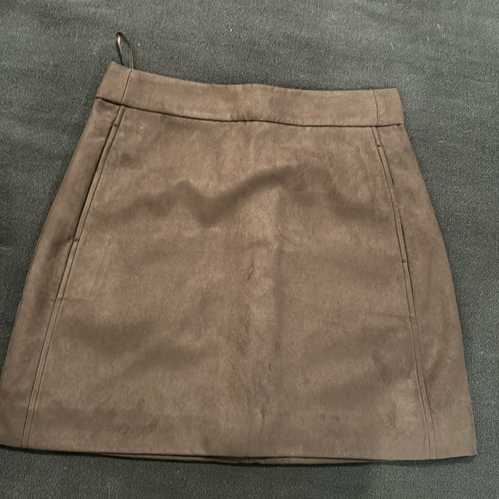 New with tags J. Crew size 6 suede skirt